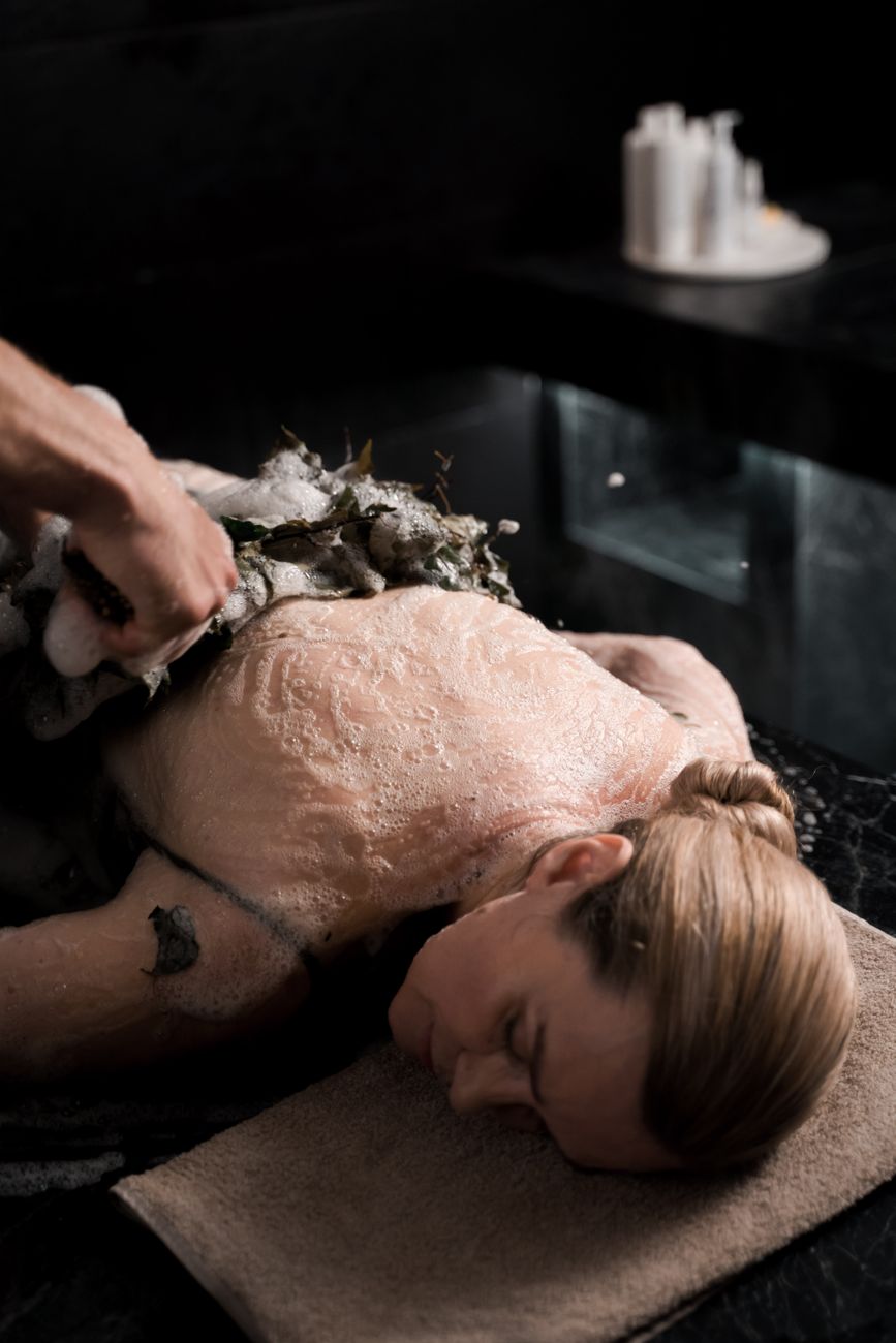 Thalassothérapie : Soins Marins, Bienfaits et Différence Spa